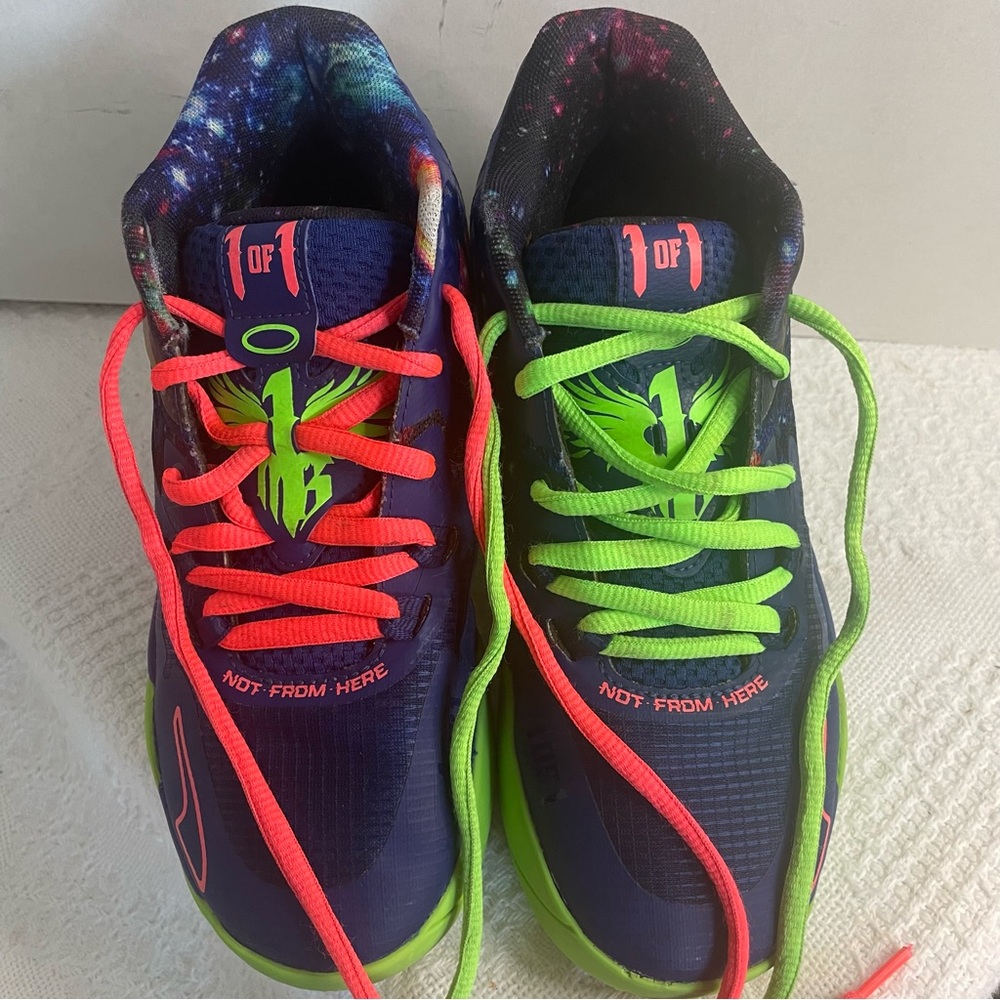 Puma‎ Navy Basketball Sneakers with Neon Green & Pink ~ Size 5.5 C ~ Galaxy